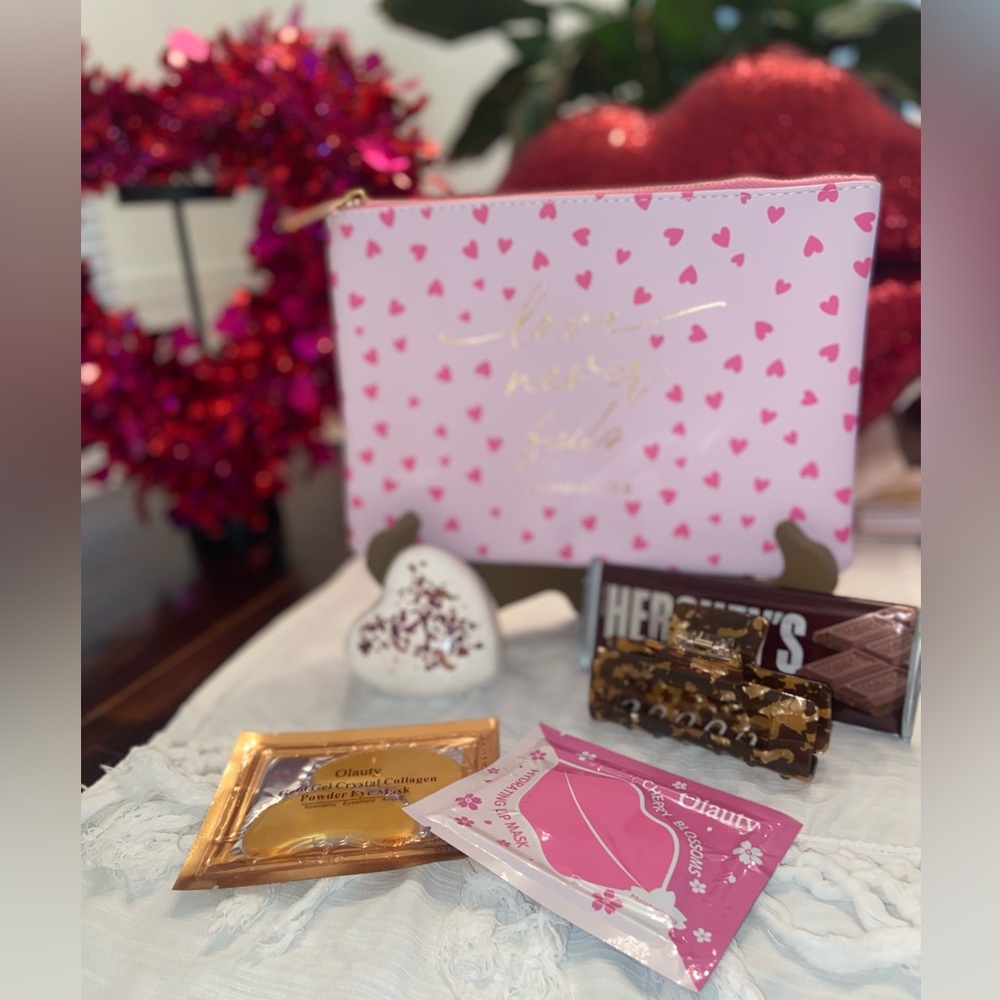 Pink Heart Print Pouch set